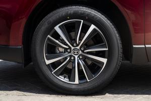 Toyota Venza Hybrid LE 2020 года 